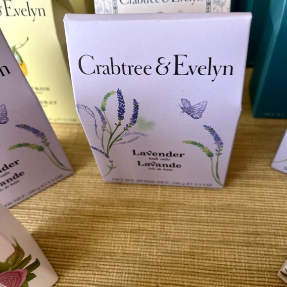 Crabtree & Evelyn Bath Salts ~ Bundle of 18 ~ Variety of scents included 🛁˚○• - Picture 3 of 9
